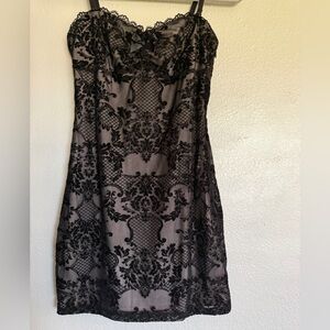 Finesse Black velvet Lace Midi Dress